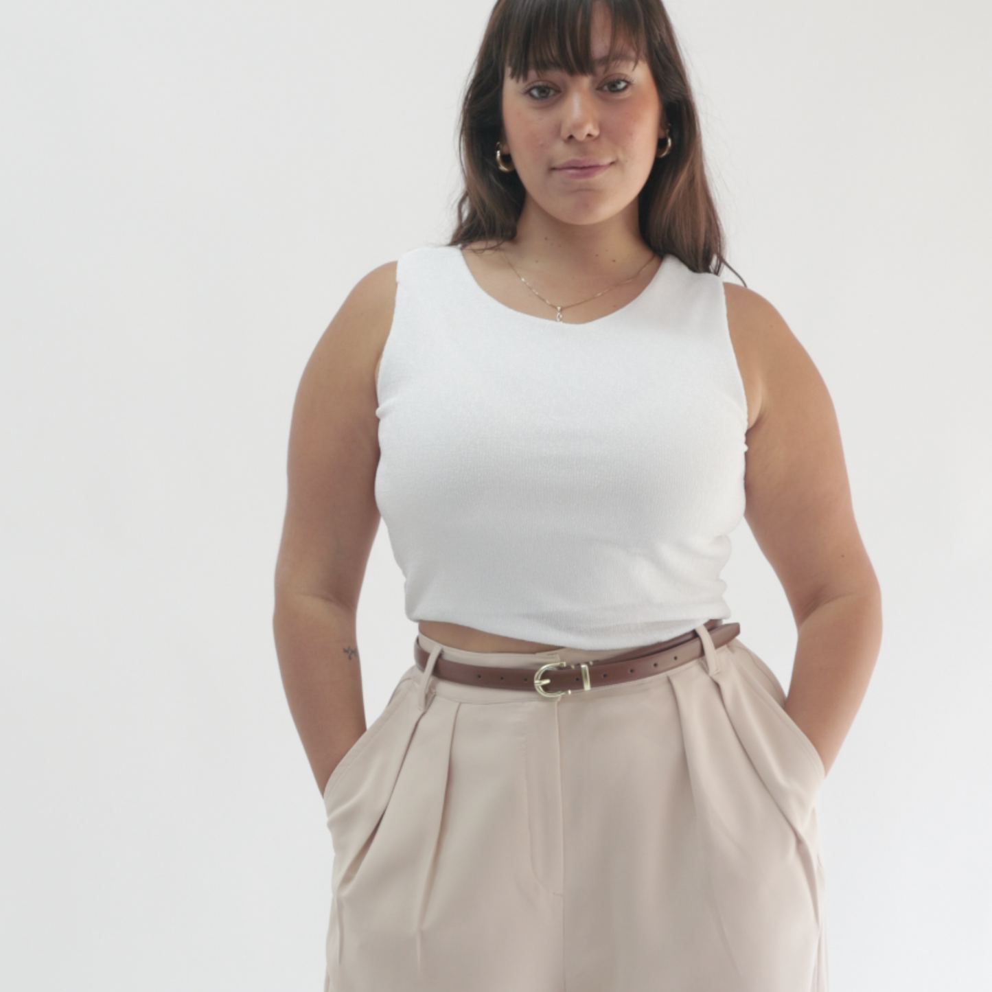 חגורה דקה חומה