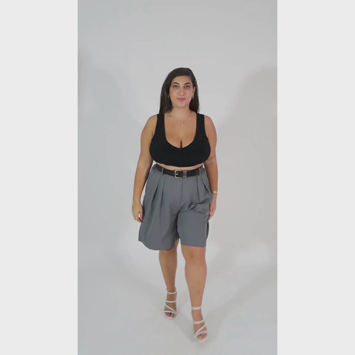 מכנסי ברק - אפור – שחר לובשת מידה 1
