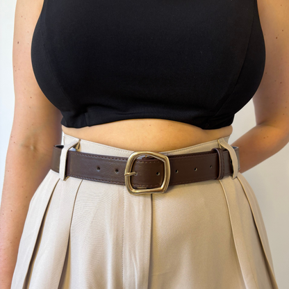 חגורה עבה עם אבזם זהב גדול