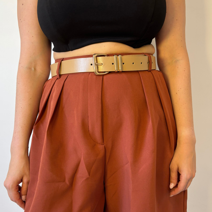 חגורה עבה עם אבזם מרובע