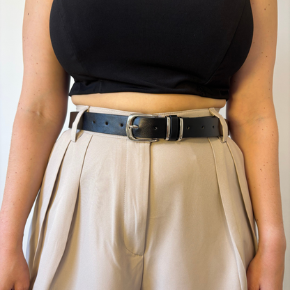 חגורה קלאסית עם אבזם כסוף