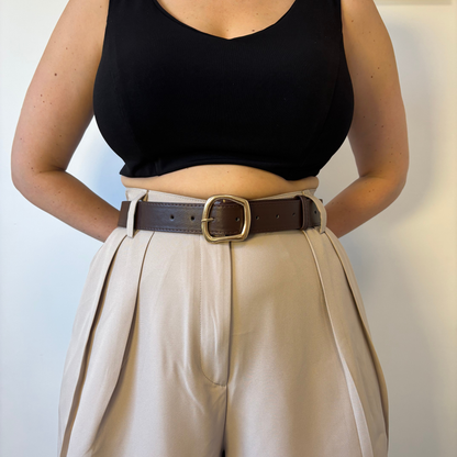 חגורה עבה עם אבזם זהב גדול