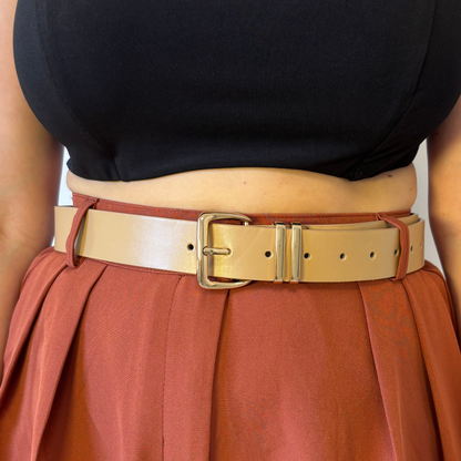 חגורה עבה עם אבזם מרובע