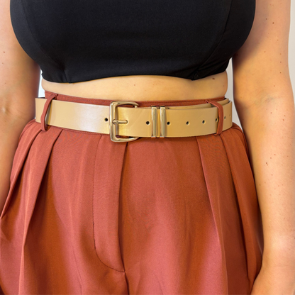 חגורה עבה עם אבזם מרובע